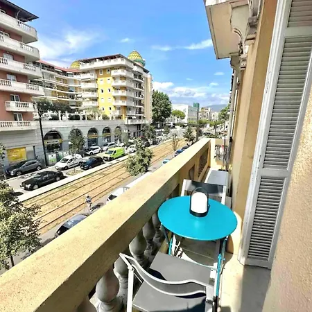 Magnifique 2 Pieces A Cote De La Nice