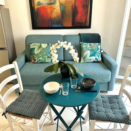 Magnifique 2 Pieces A Cote De La Appartement *
