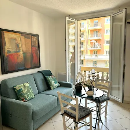 Magnifique 2 Pieces A Cote De La Appartement *